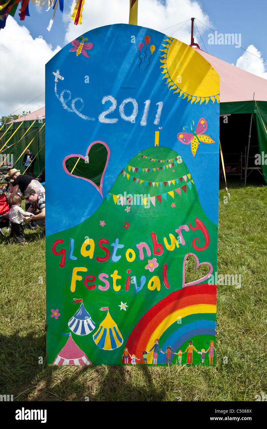 Melden Sie sich im Bereich Kinder auf dem Glastonbury Festival 2011 Stockfoto
