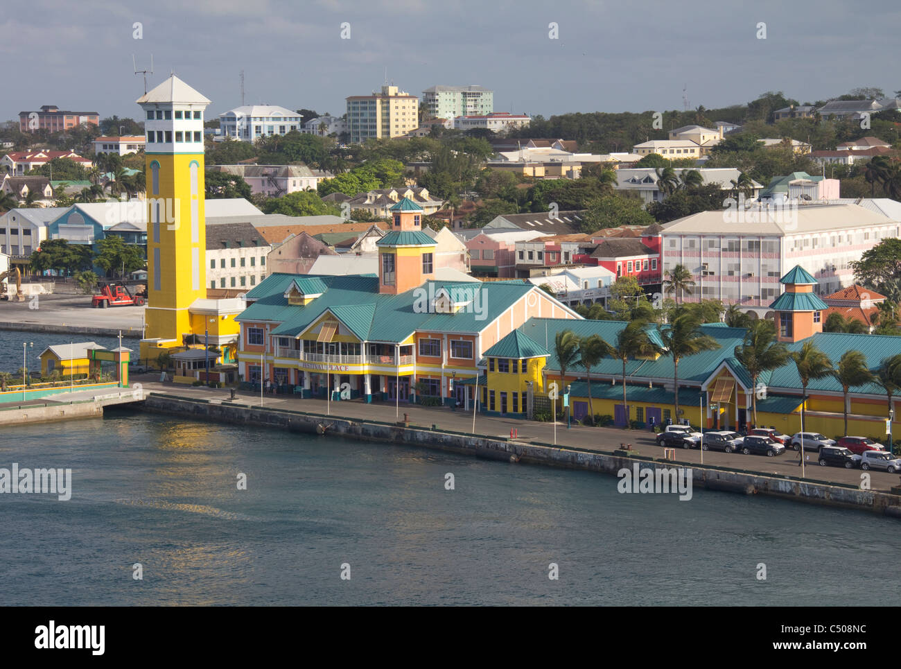 Nassau, Bahamas, ist ein beliebter Anlaufhafen auf Disney Cruise Line 3-5 Tage Fahrten von Port Canaveral, FL Stockfoto