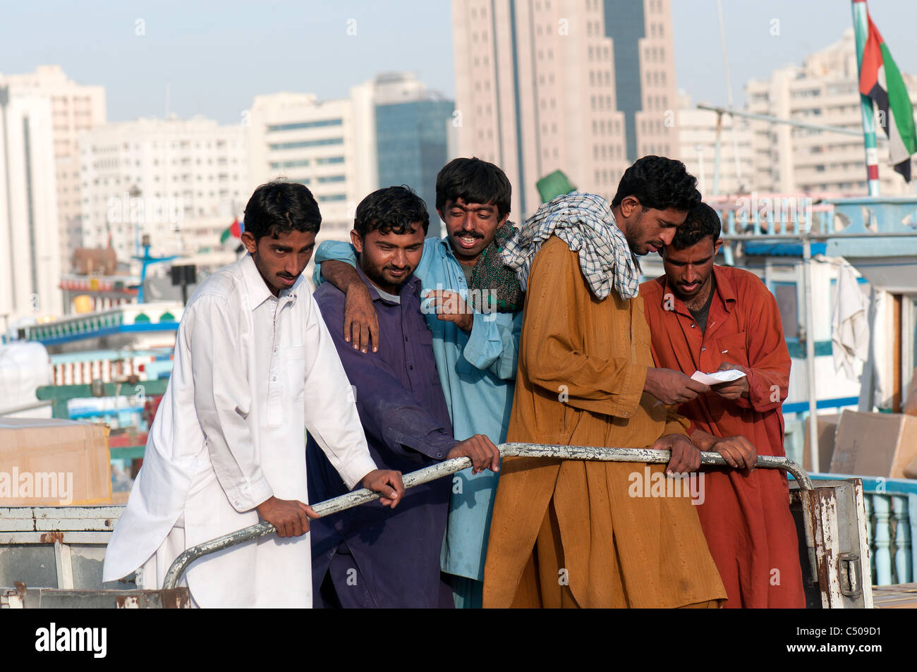 Eine Gruppe von Freunden in Sharjah Stockfoto
