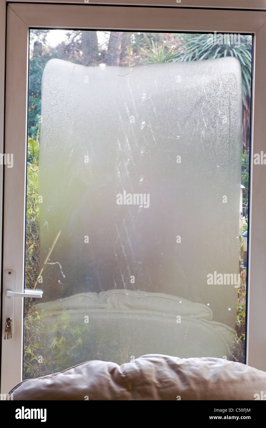 Kondensation In Doppelverglasung Stockfotos Und Bilder Kaufen Alamy