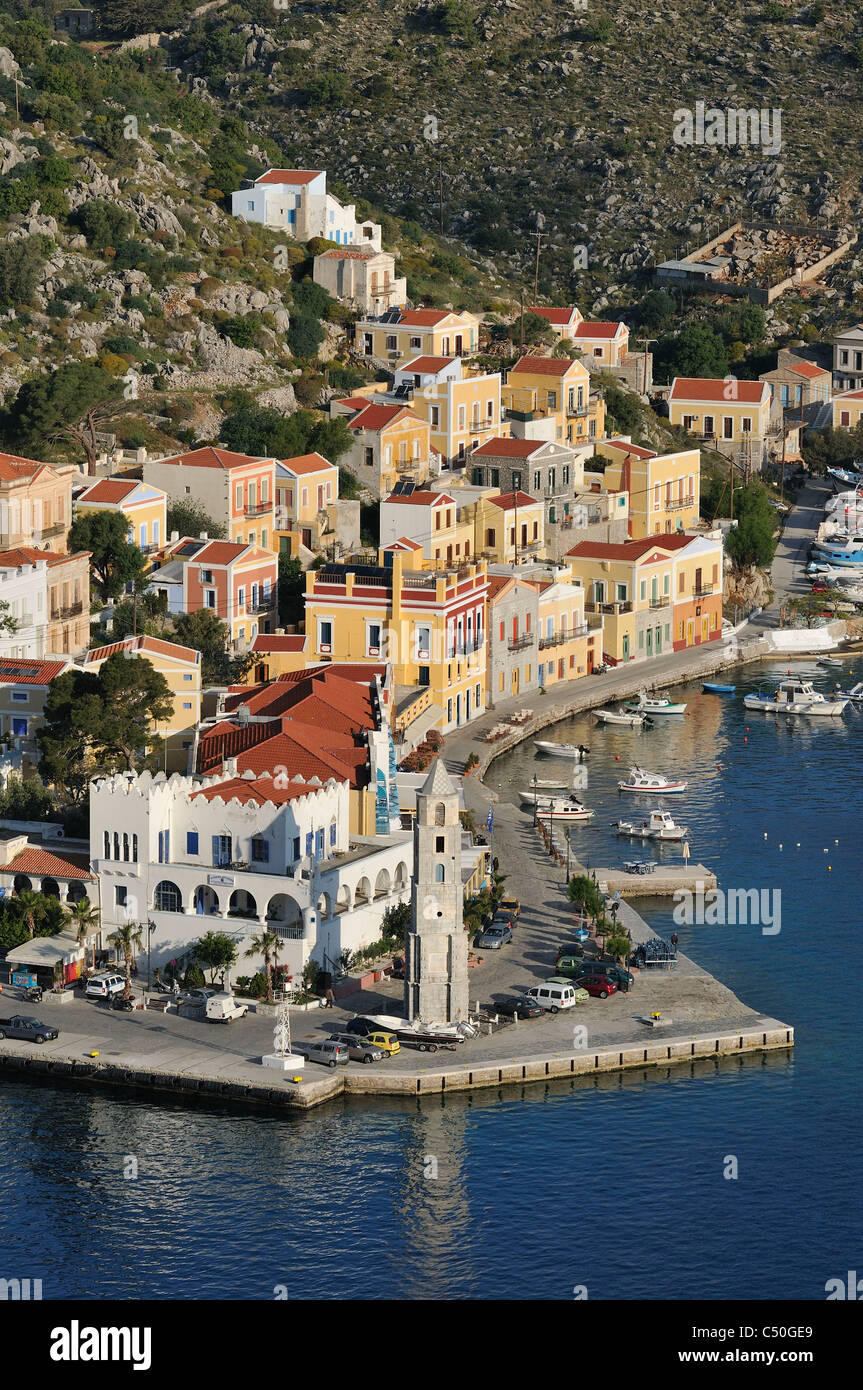 Symi. Dodekanes-Inseln. Griechenland. Hafen von Gialos. Stockfoto