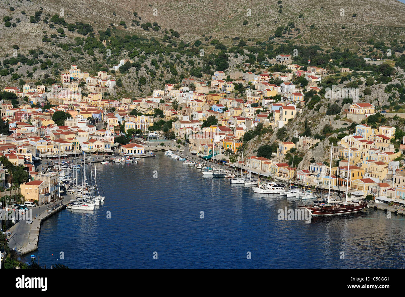 Symi. Dodekanes-Inseln. Griechenland. Hafen von Gialos. Stockfoto