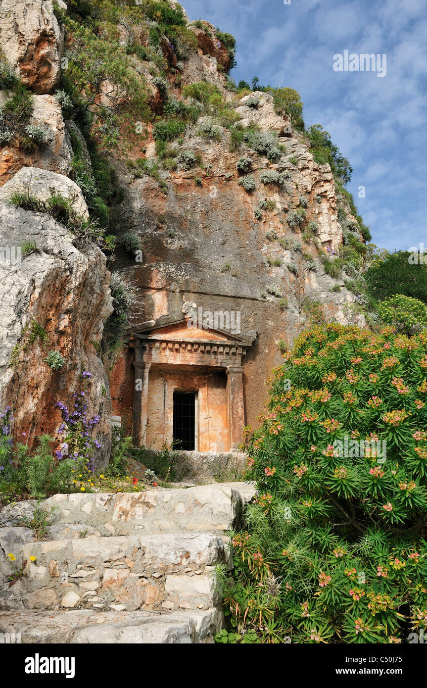 Kastellorizo. Dodekanes-Inseln. Griechenland. 4. C BC lykischen Grab in die Felswand gehauen. Stockfoto