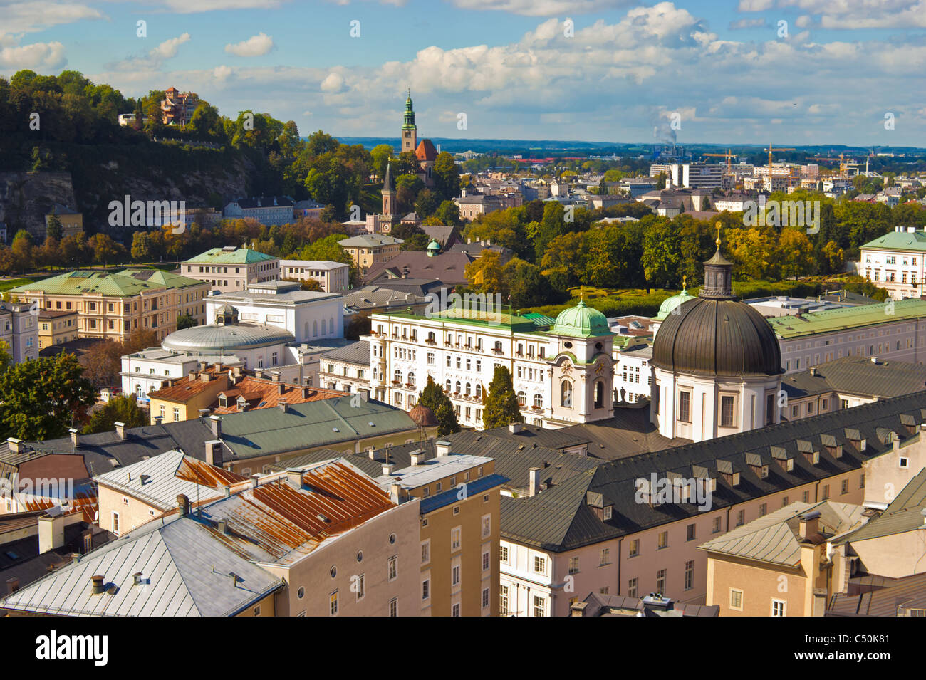 Dächer der historischen Zentrum von Salzburg, Österreich Stockfoto