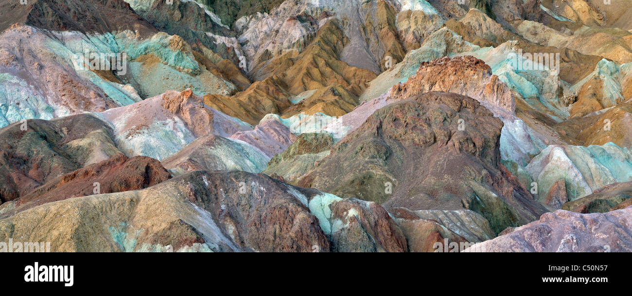 Bunte Felsen am Künstler Paslette. Death Valley Nationalpark, Kalifornien Stockfoto