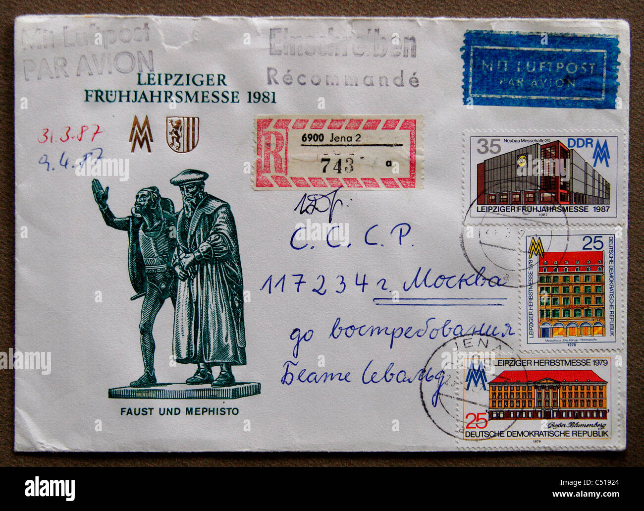 Ein Ersttagsbrief / Brief aus der ehemaligen DDR, die Angst im Frühjahr 1981 in Leipzig darstellt. Stockfoto