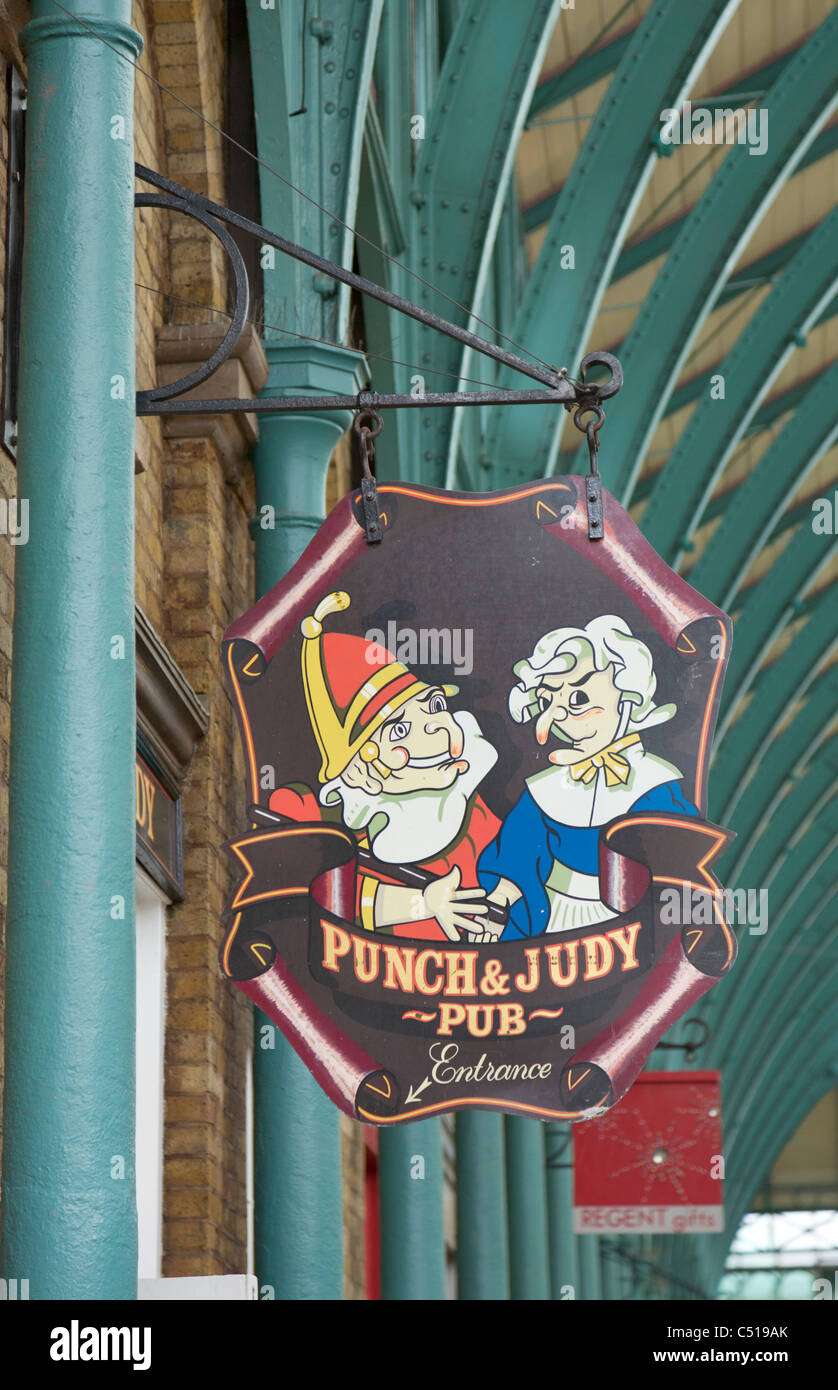 Punch und Judy Pub melden, Covent Garden Stockfoto