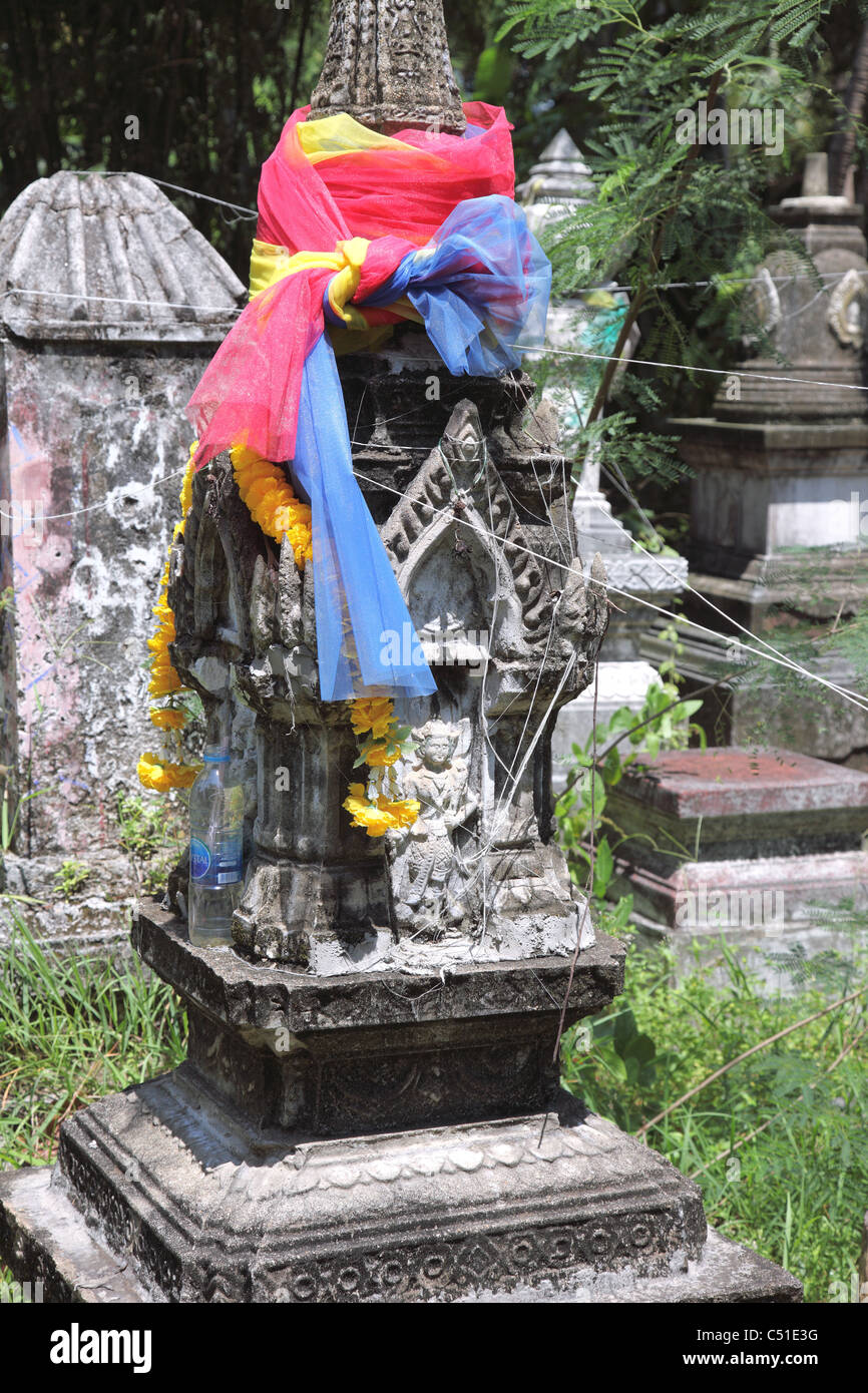Funerary Denkmäler im Tempel Wat Bangkapom, Provinz Samut Songkhram, Zentral-Thailand Stockfoto