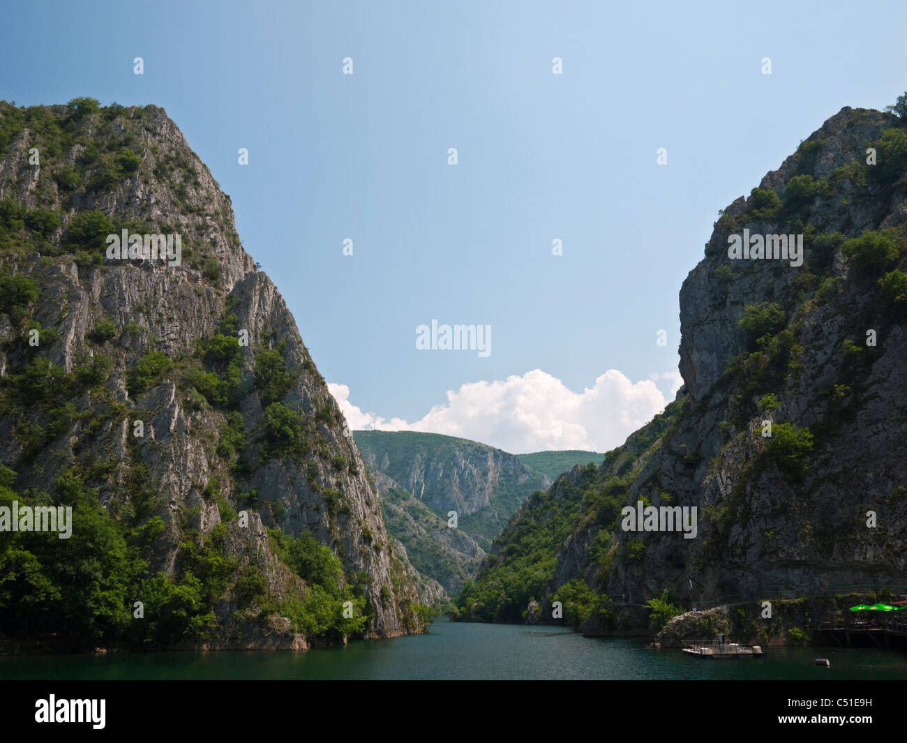 Matka Canyon und See - ein Wasserkraftwerk Schema gebildet durch stauen den Fluss Treska bei Matka, Saraj Umgebung: Skopje Stockfoto