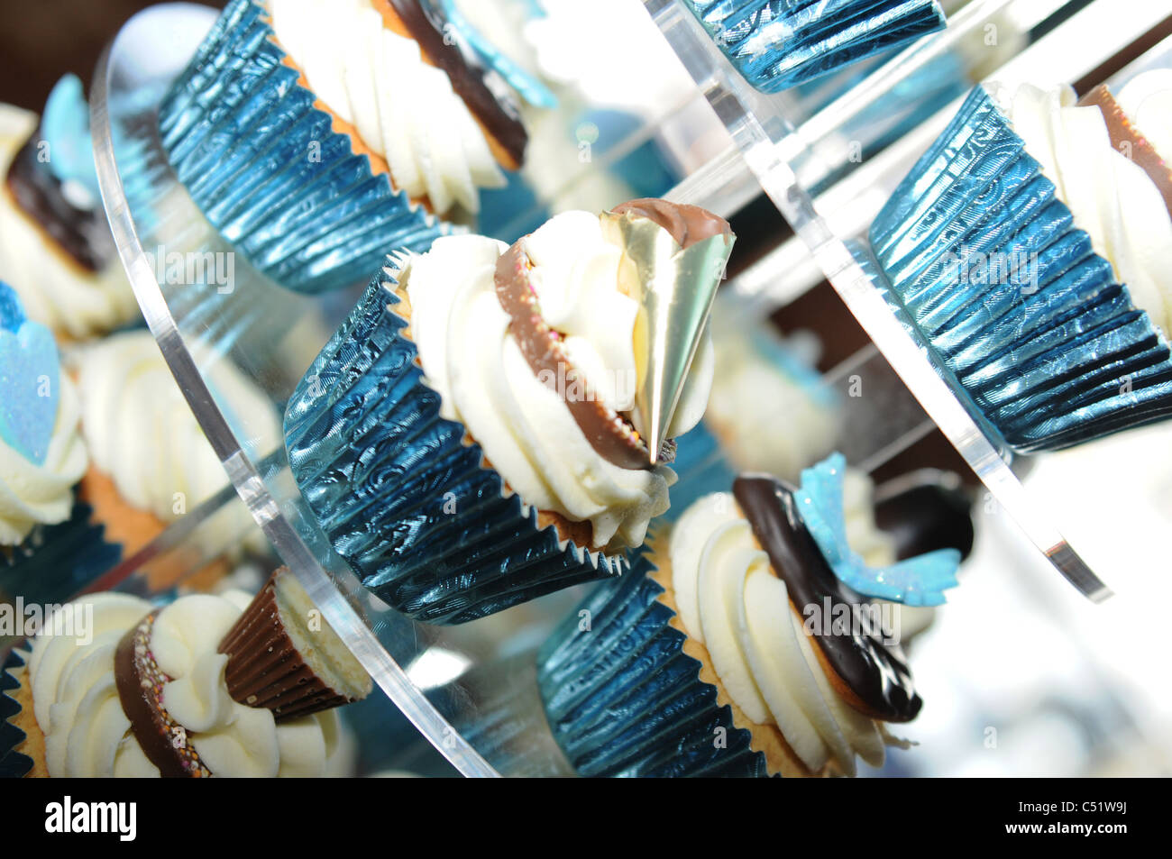 Abgewinkelte Foto Tasse Kuchen Stockfoto