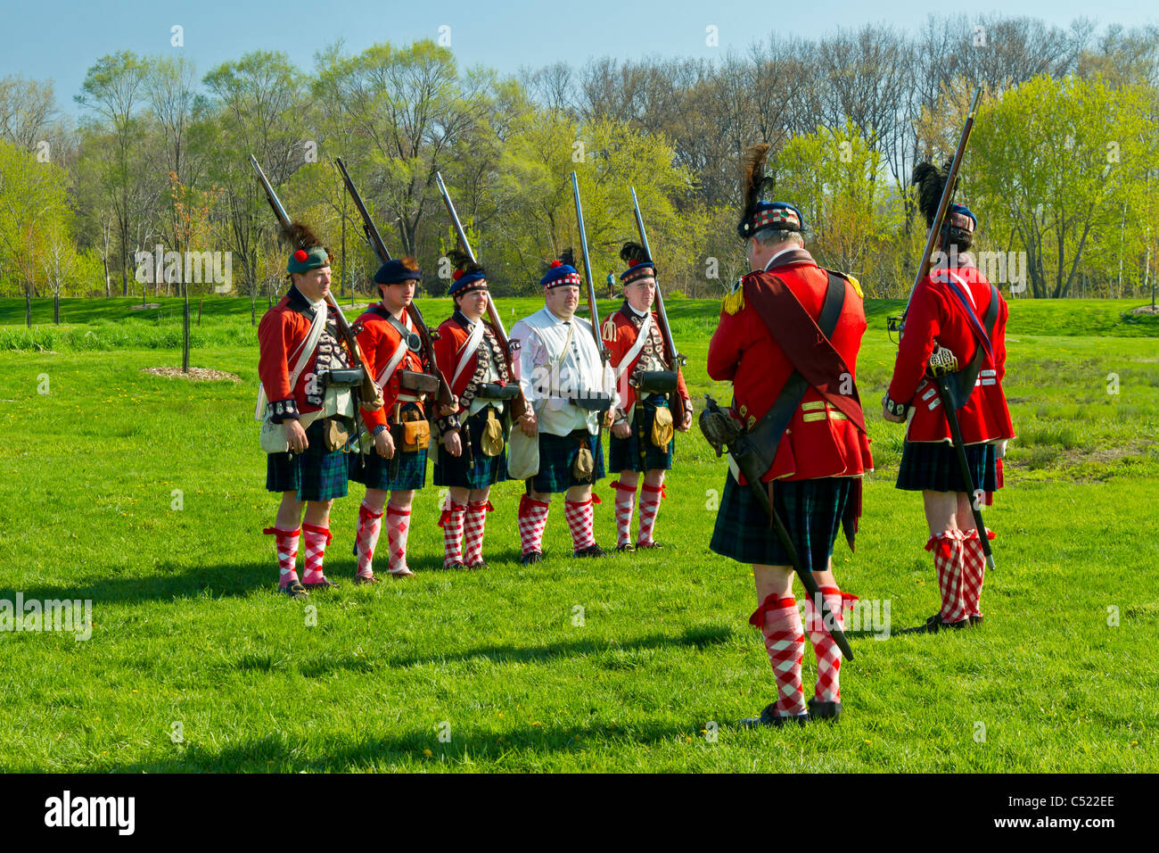 Eine Nachstellung einer militärischen Übung auf Windmühle Insel in Holland, Michigan, USA. Stockfoto