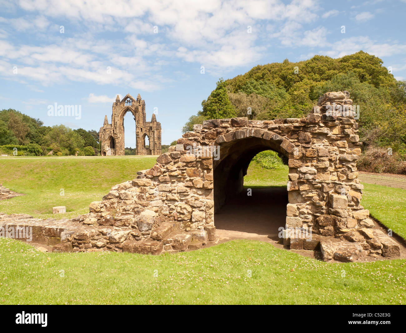 Die Ruinen des östlichen Ende ein 14. Jahrhundert Augustiner Kloster von Bruce Familie, später Könige von Schottland gegründet. Stockfoto