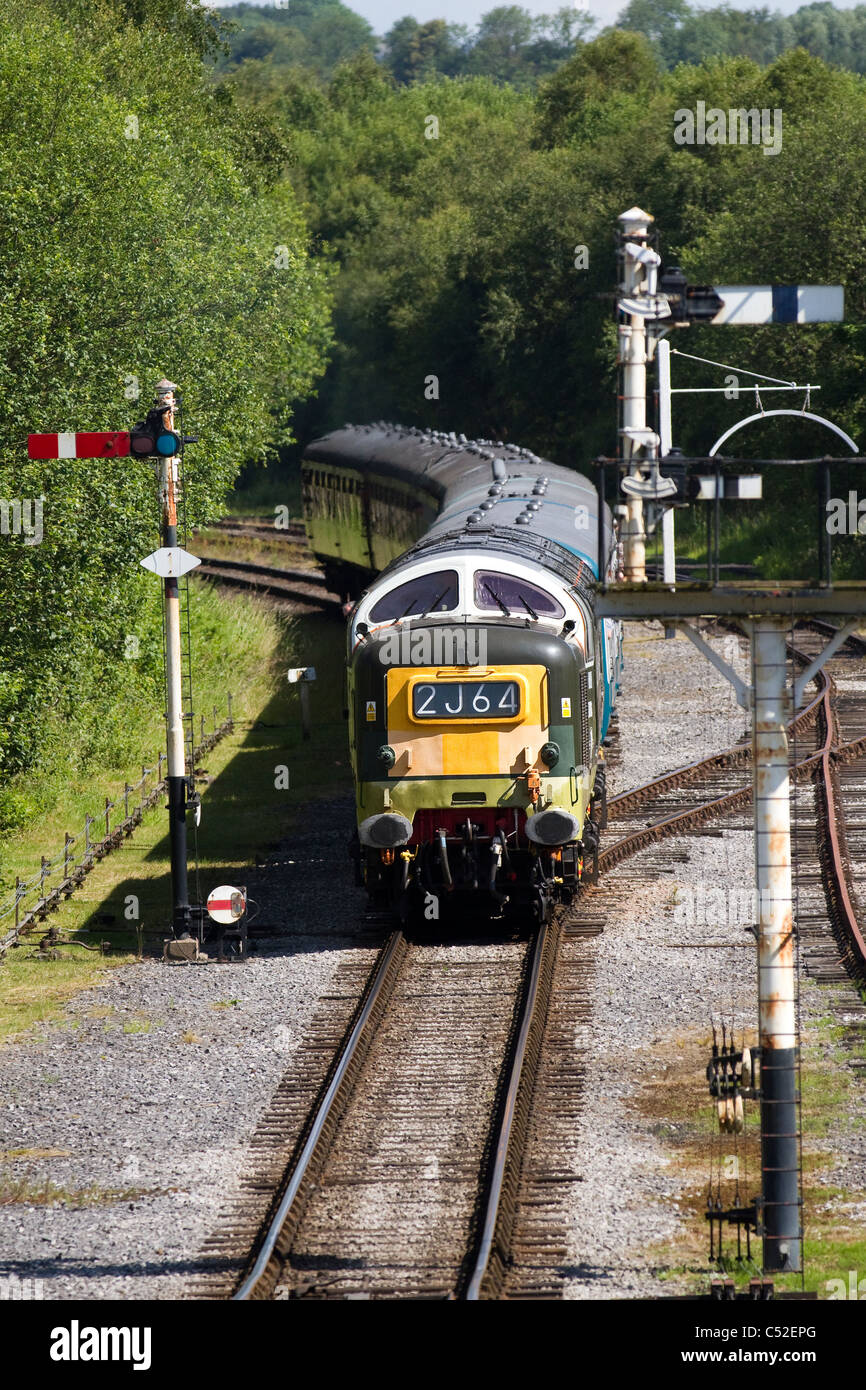 D 9016 Typ 5 Lokomotiven Gordon Highlander, Passagier service Diesel Züge bei der ELR-East Lancashire Railway Heritage Trust Gala Juli, 2011 Stockfoto