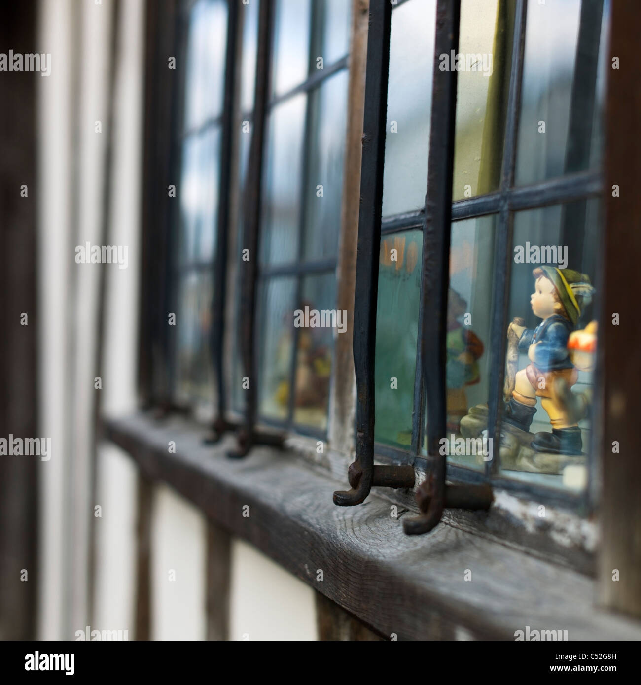 Modell-Figur im Fenster ein Armenhaus Schafe Straße Stratford bei Avon Warwickshire UK Stockfoto