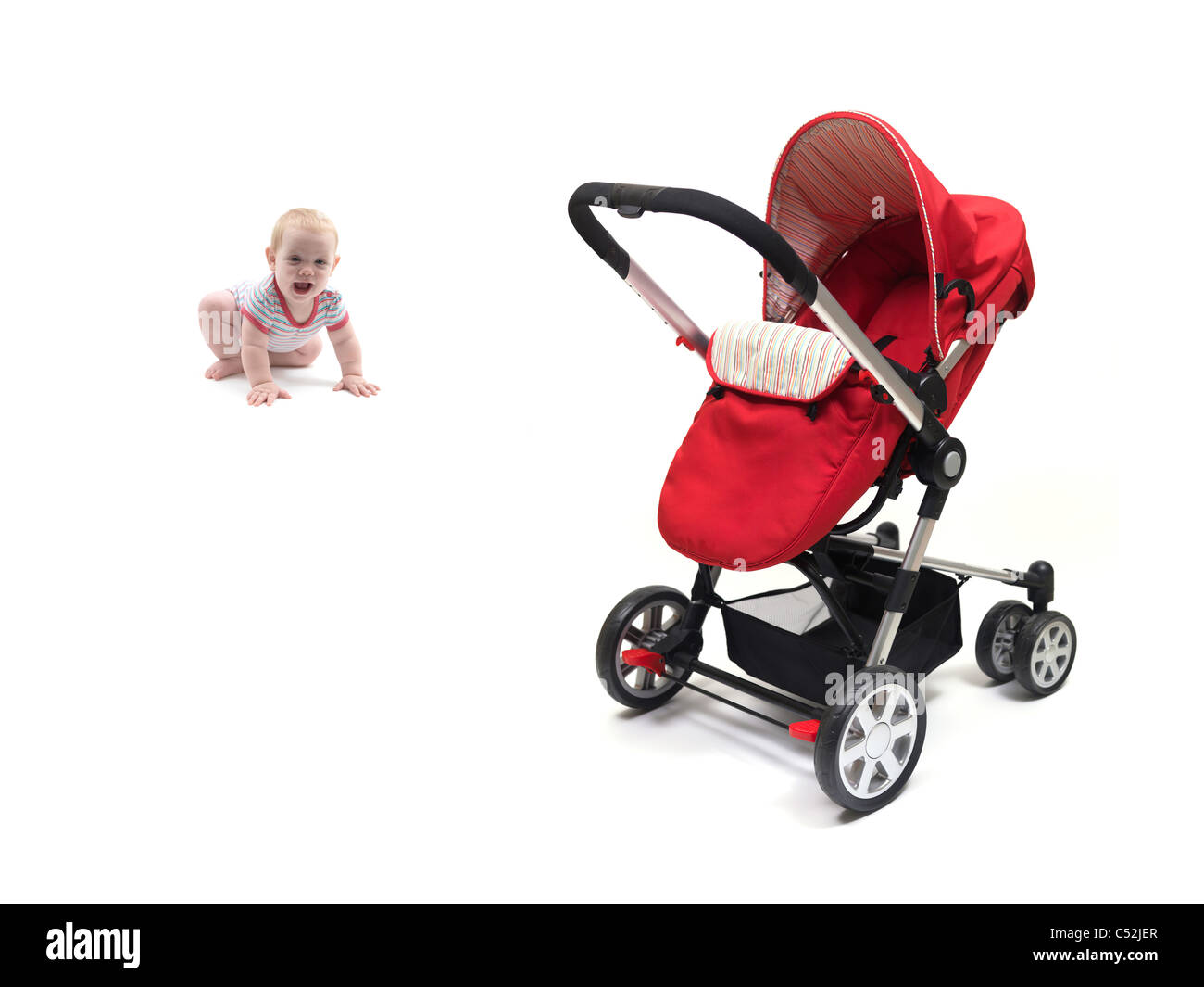 Kleiner Kinderwagen Ausgeschnittene Stockfotos und -bilder - Alamy