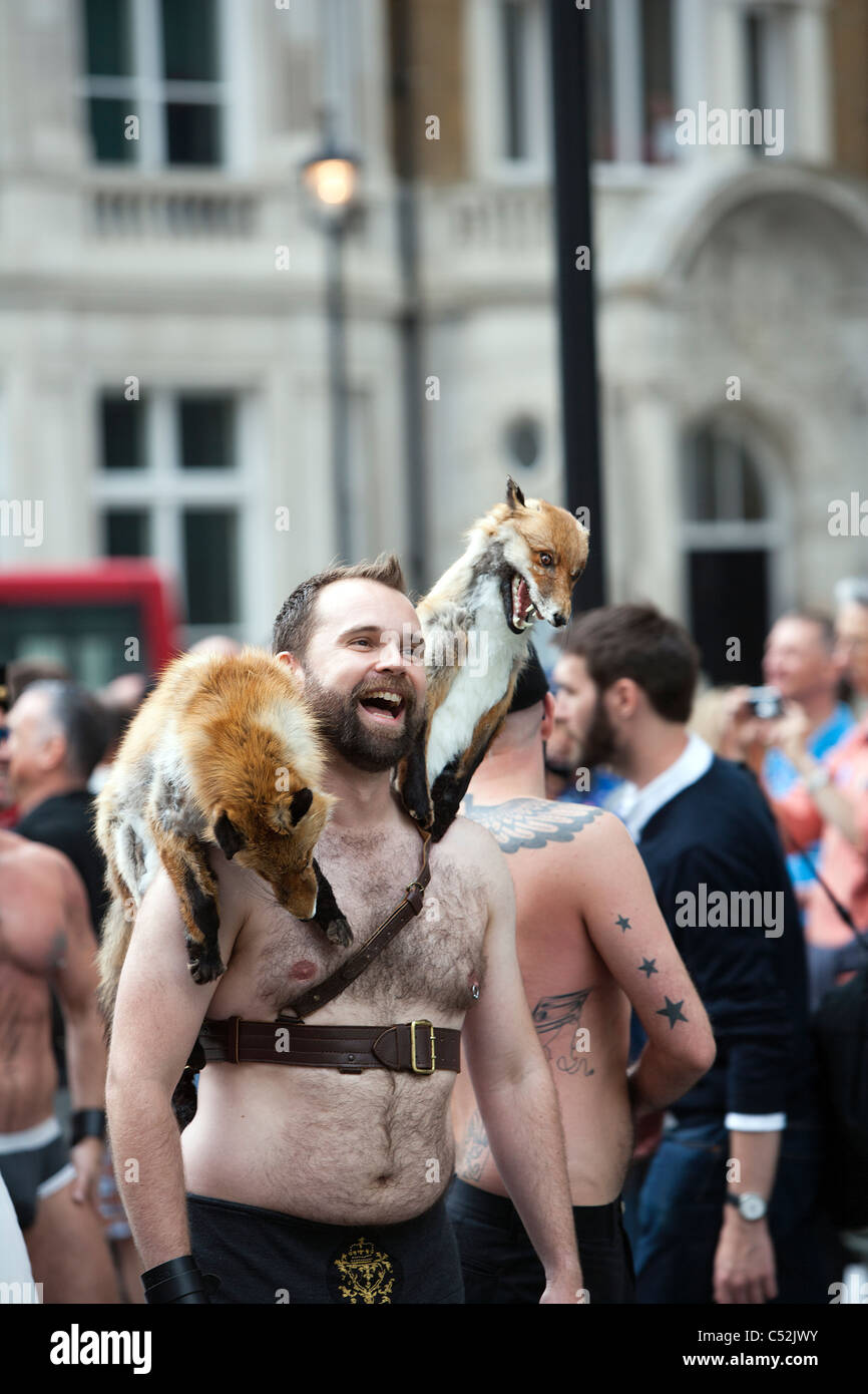Bunten Charakteren, die Teilnahme an der Londoner Gay-Pride-41 Jahre. Jubiläums-Parade - London 2.. Juli 2011 Stockfoto