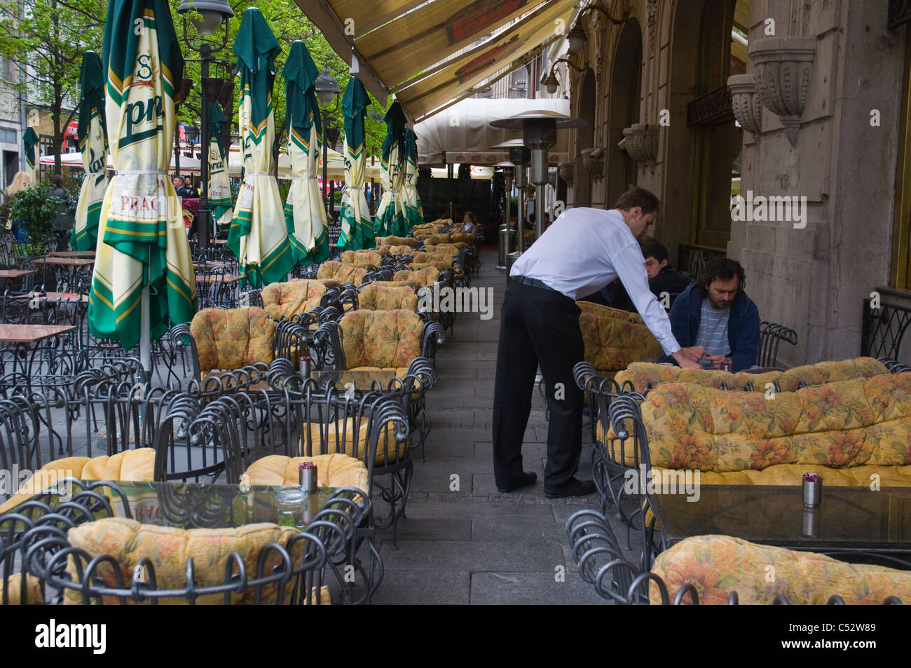 Terrasse des Restaurants russischen Zar an der Ecke Kneza Mihaila und Obilicev venac Straßen im Zentrum von Belgrad Serbien Europa Stockfoto