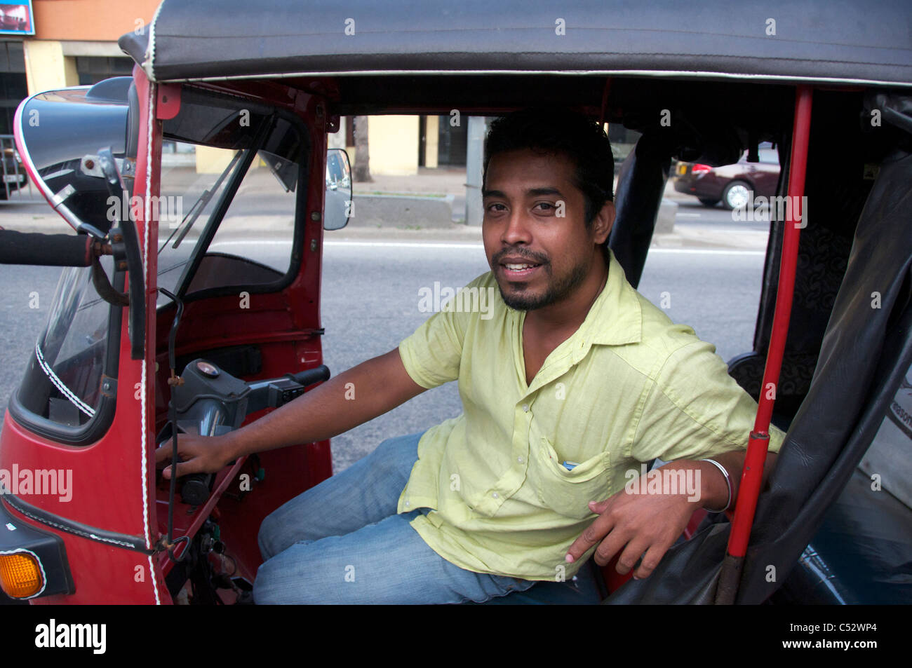 Porträt-Tuk-Tuk-Fahrer Colombo Sri Lanka Stockfoto