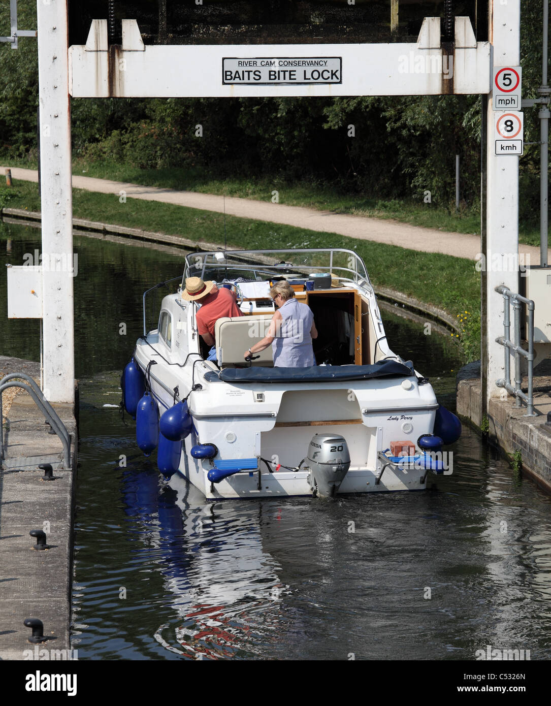 Flussboot verlassen Köder beißen Lock Fluss Cam Milton Cambridgeshire Stockfoto