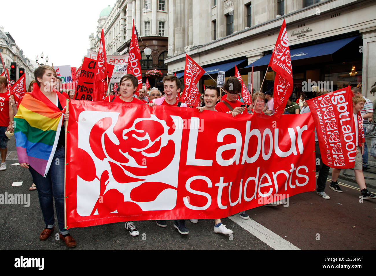 LGBT-Labour Studenten marschieren in London Gay Pride Parade 2011 Stockfoto