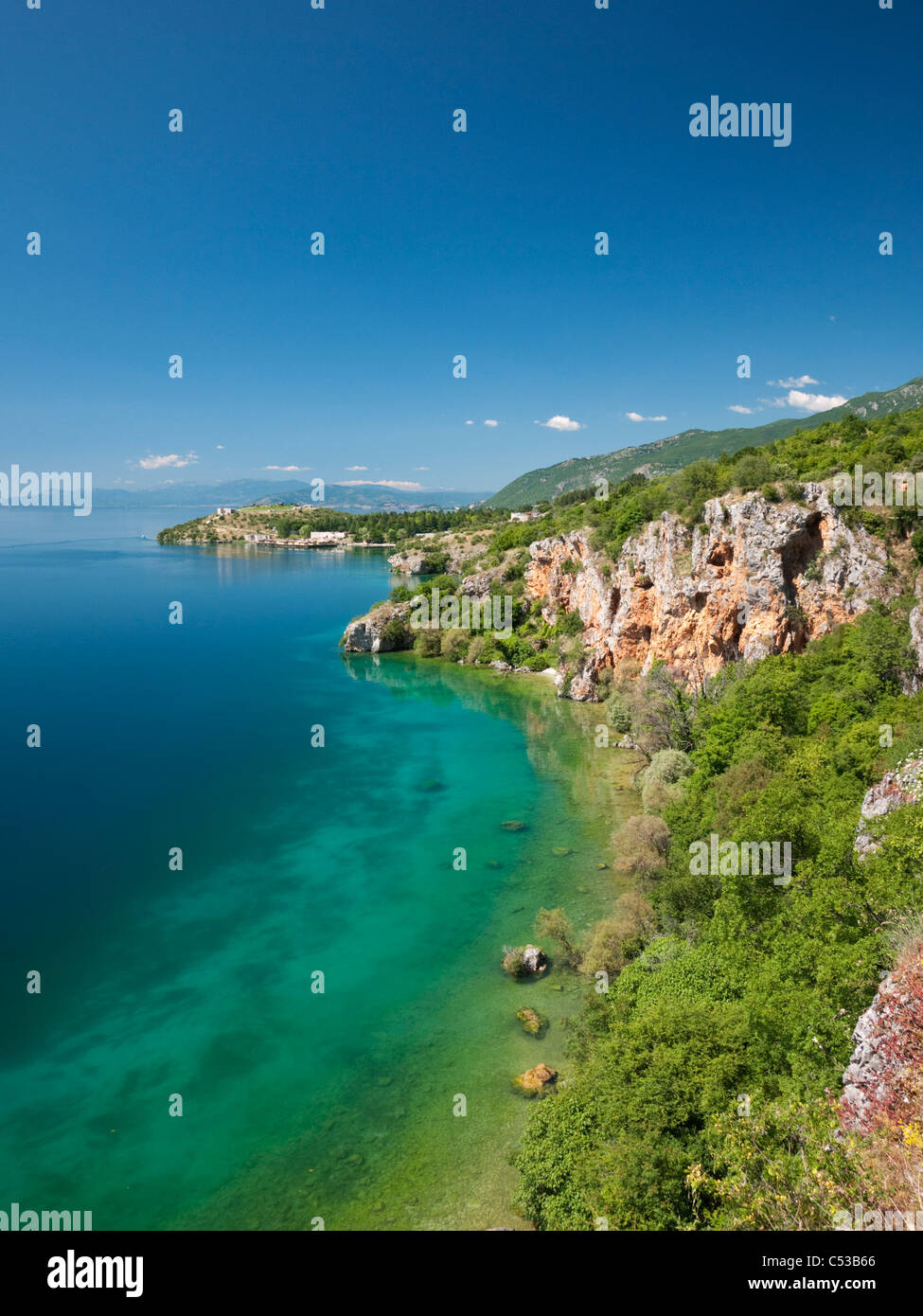 Ohrid-See aus in der Nähe des Dorfes Trpejca im Nationalpark Galicica, Mazedonien Stockfoto