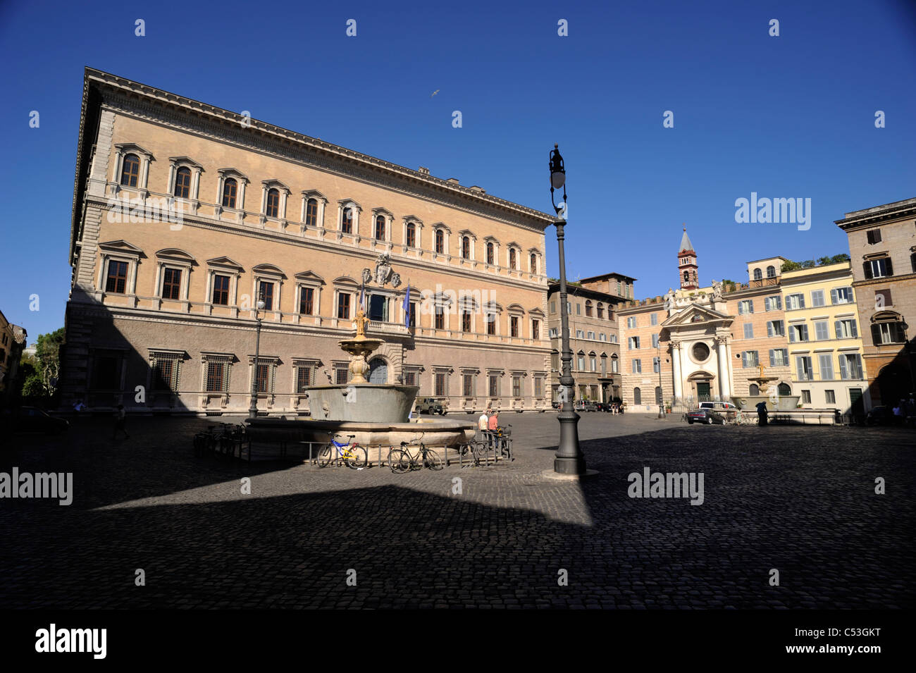 Italien, Rom, Piazza Farnese, Palazzo Farnese Stockfoto