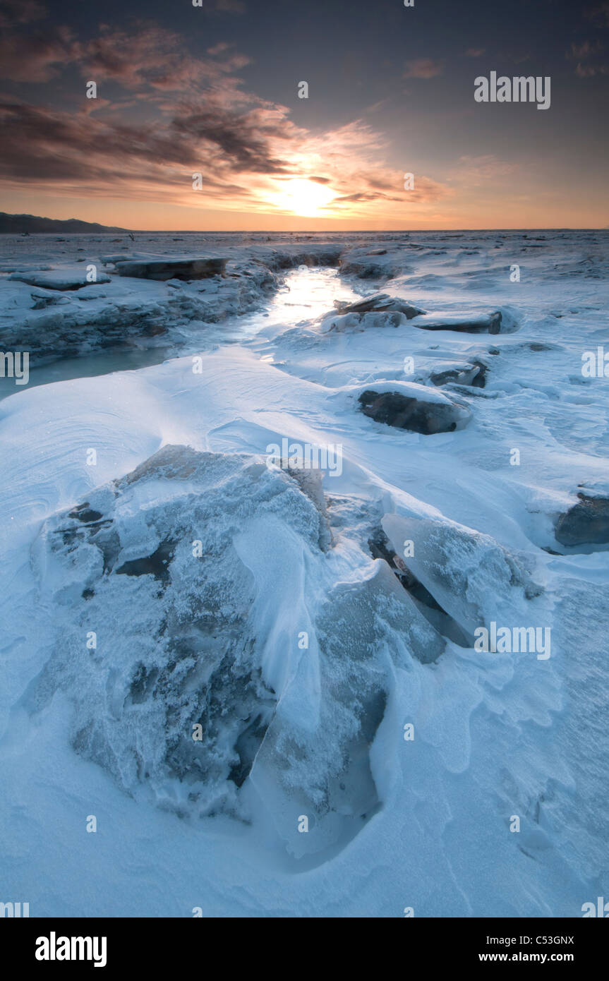 Sonnenuntergang über Anchorage Coastal Wildlife Refuge, Soutcentral Alaska, Winter Stockfoto