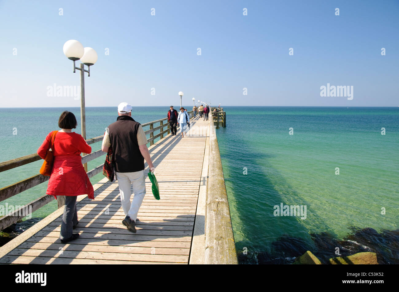 Pier im Seaside Resort Wustrow, Fishland-Darß-Zingst-Halbinsel, Mecklenburg-Western Pomerania, Deutschland, Europa Stockfoto