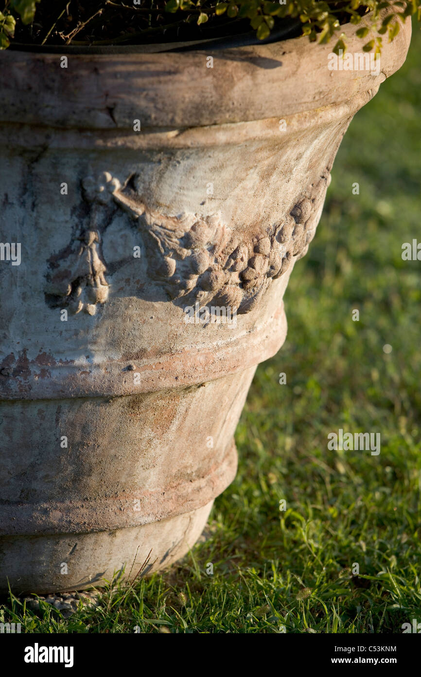 Große dekorative Terrakotta Vase oder Plat Topf, Toskana, Italien Stockfoto