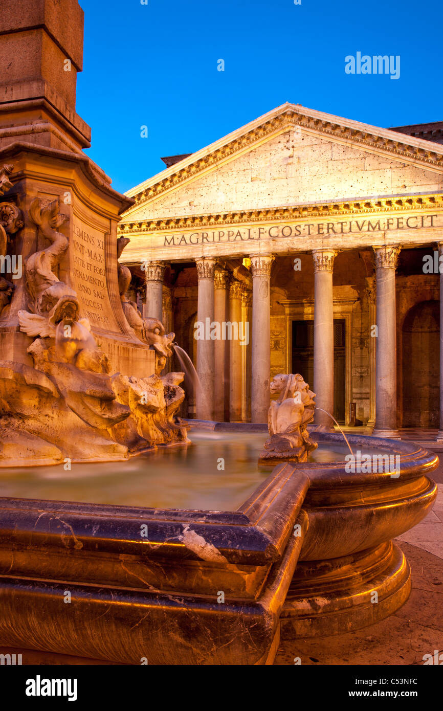 Vor der Morgendämmerung an das Pantheon in Rom Italien Stockfoto