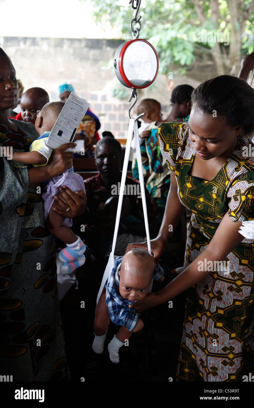 Mutter-Kind-Einheit der Ngarennaro Community Health Centre, Arusha, Tansania. Stockfoto