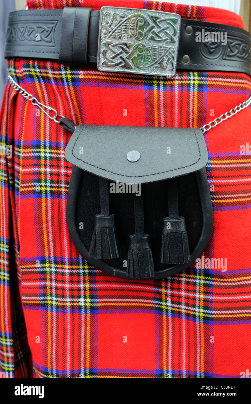 Schottischen Royal Stuart Tartan Kilt und Sporran mit keltischen Stil Gürtel  Stockfotografie - Alamy