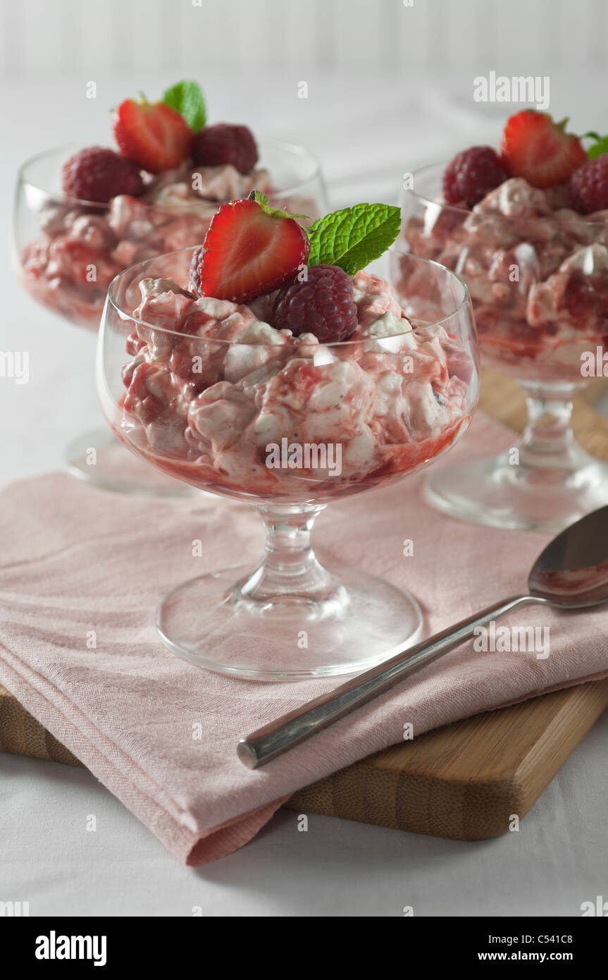 Eton Mess. Traditionelle englische Dessert. Stockfoto