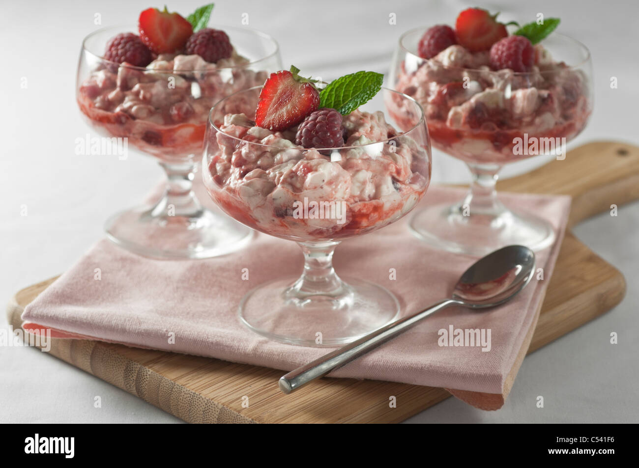 Eton Mess. Traditionelle englische Dessert. Stockfoto