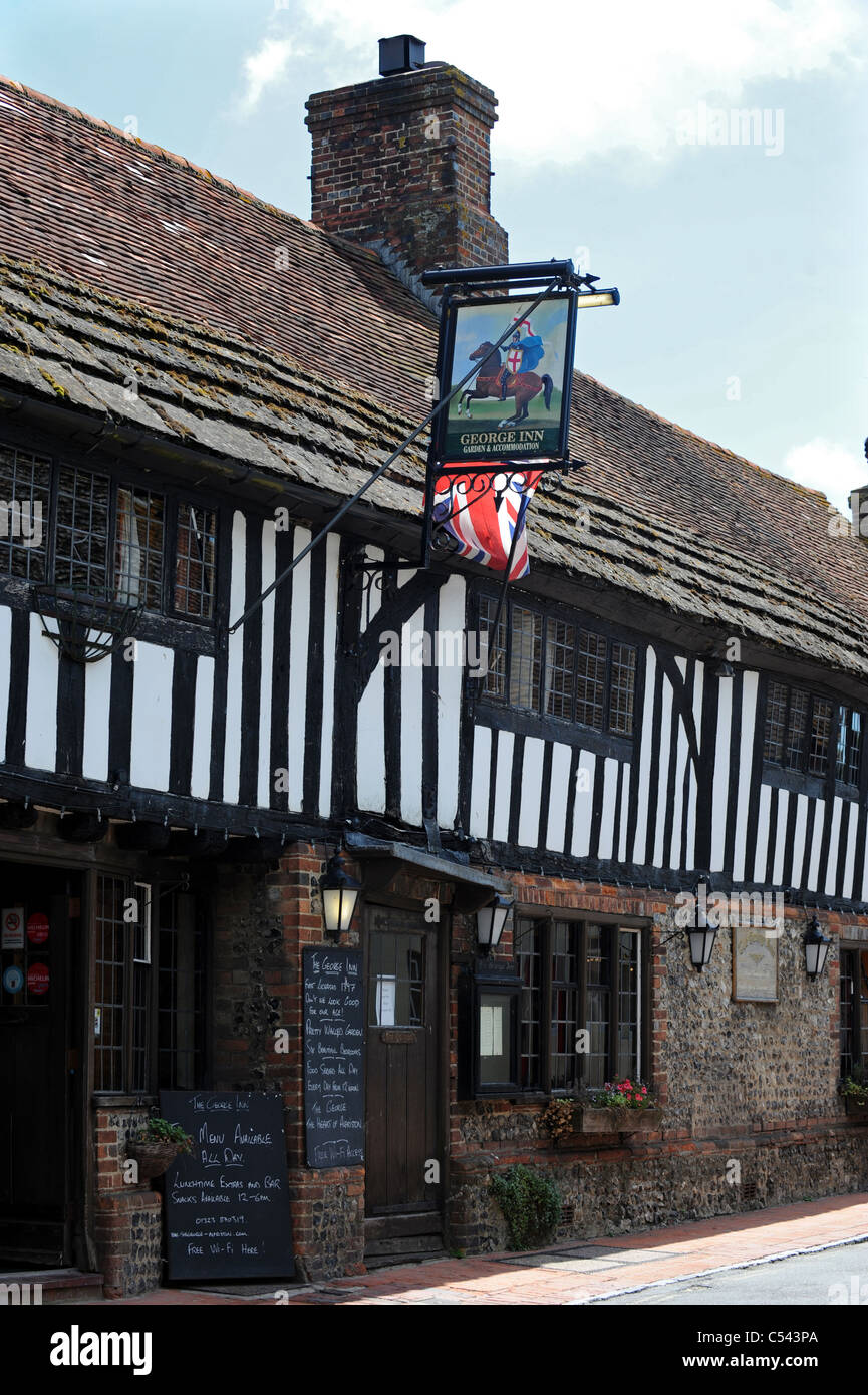 Das George Inn im Zentrum von Touristenort in 1397 erstmals zugelassen Stockfoto