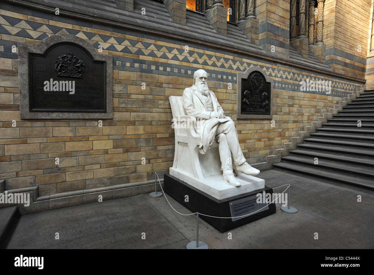 Der Haupteingang zum Natural History Museum in South Kensington London Stockfoto