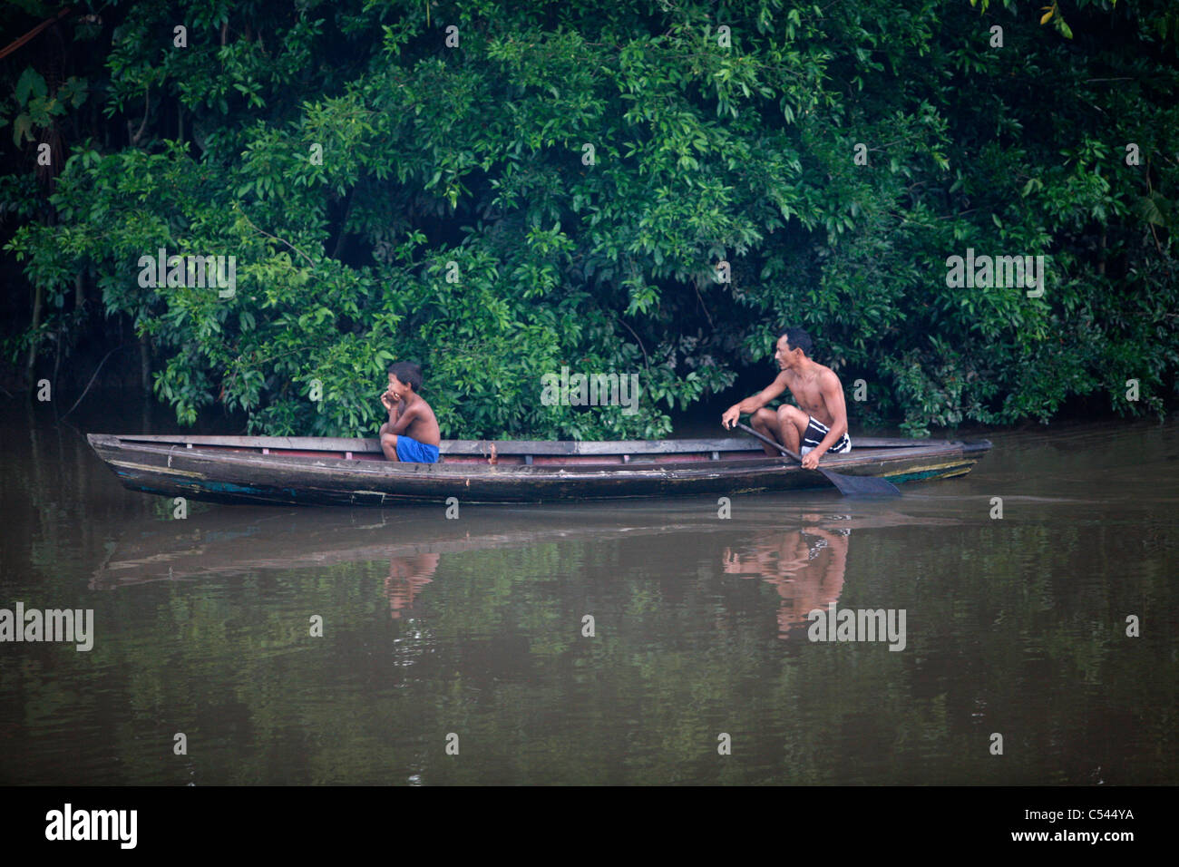 Ribeirinhos (Fluss Menschen) Leben am Fluss Picanco, Amazonas-Mündung. Stockfoto