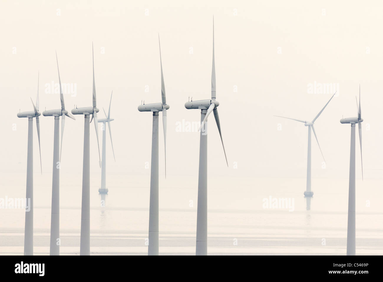Wind-Turbinen, Hafen von Kopenhagen, Dänemark Stockfoto