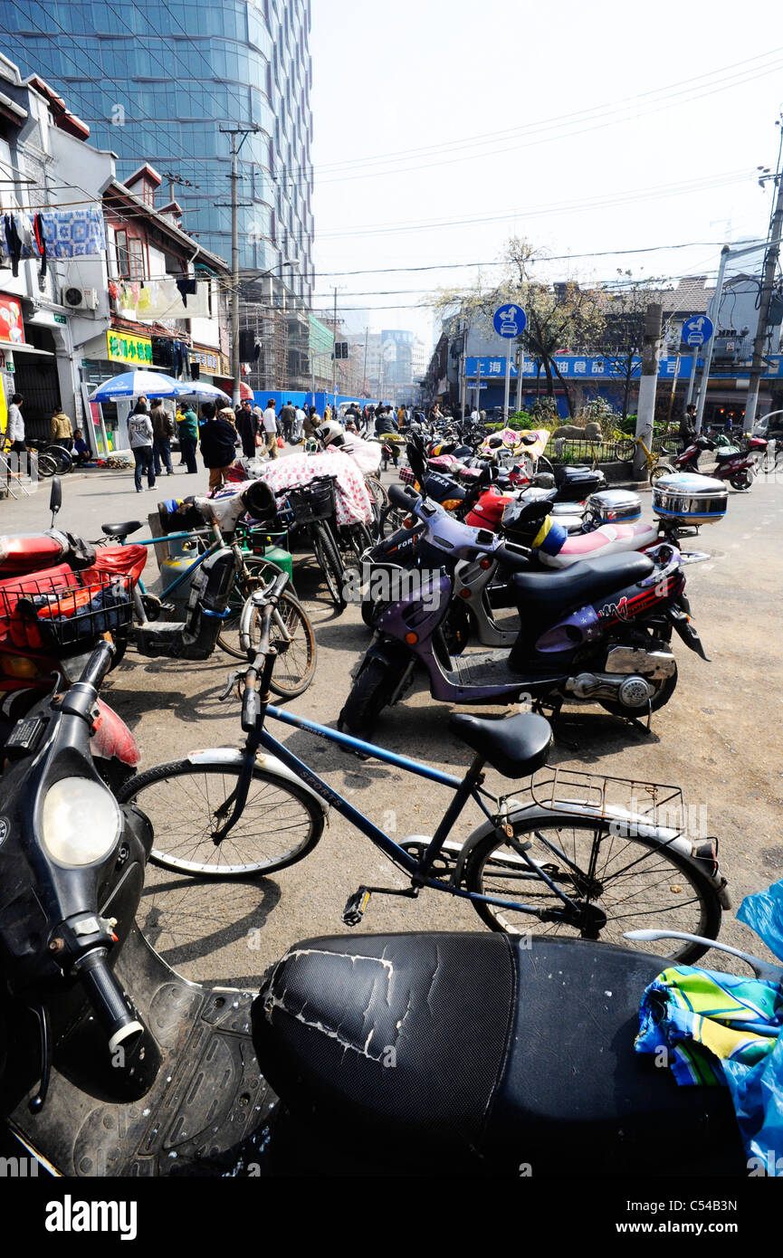 Eine typische Straßenszene im alten Shanghai Stockfoto