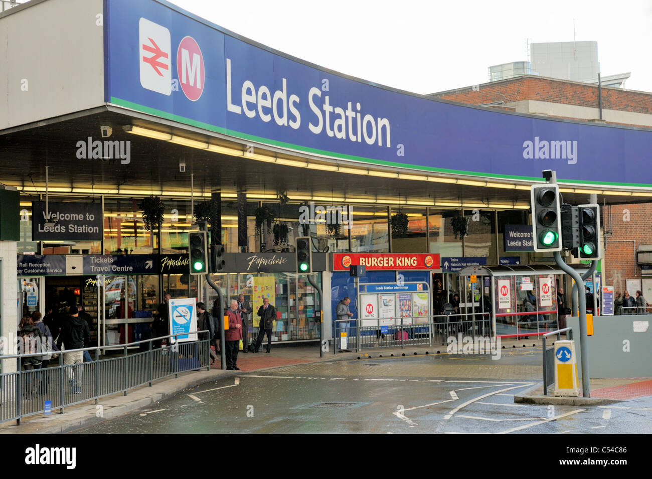Leeds Bahnhof Eingang Stockfoto