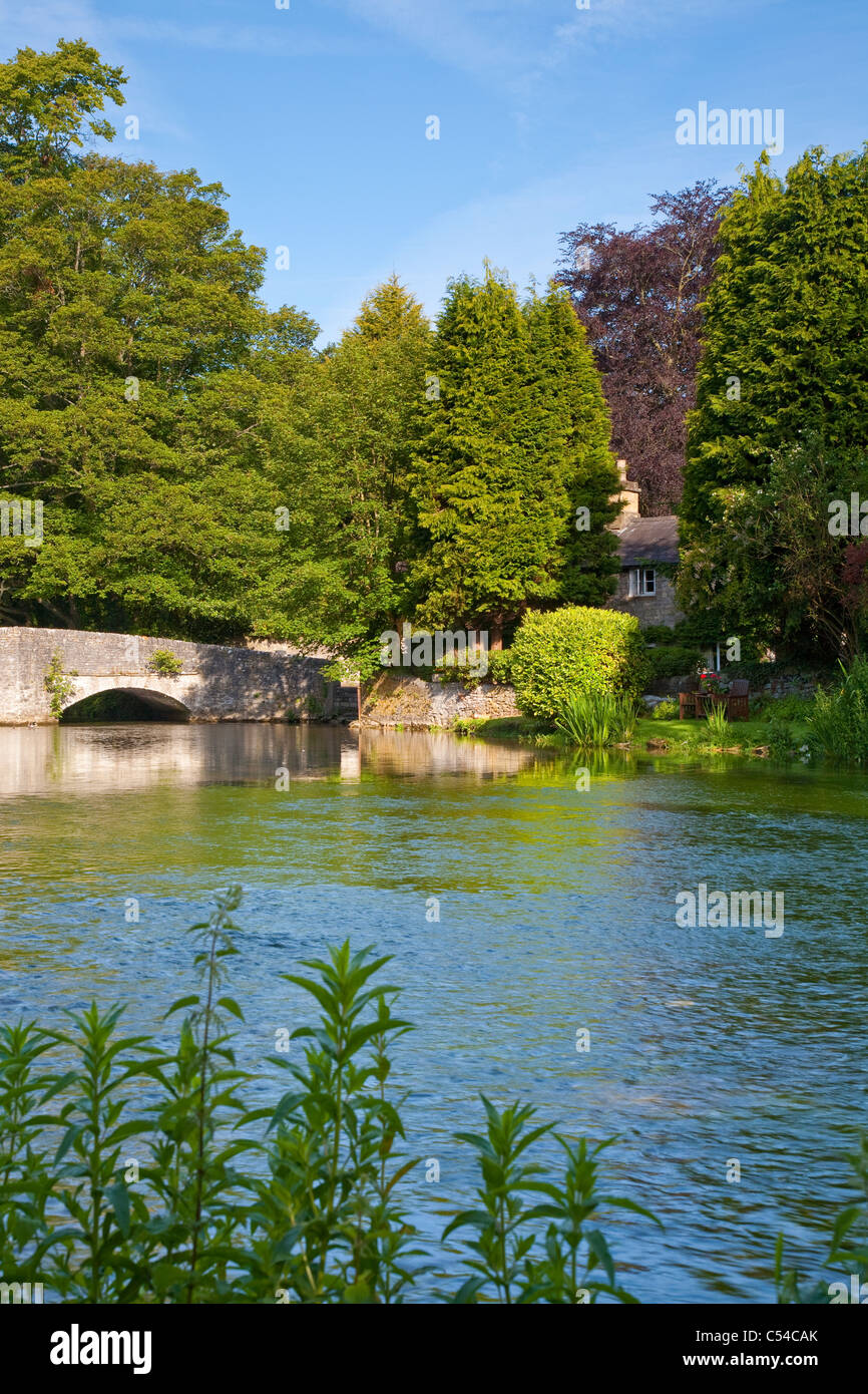 Fluss Wye bei Ashford im Wasser Stockfoto