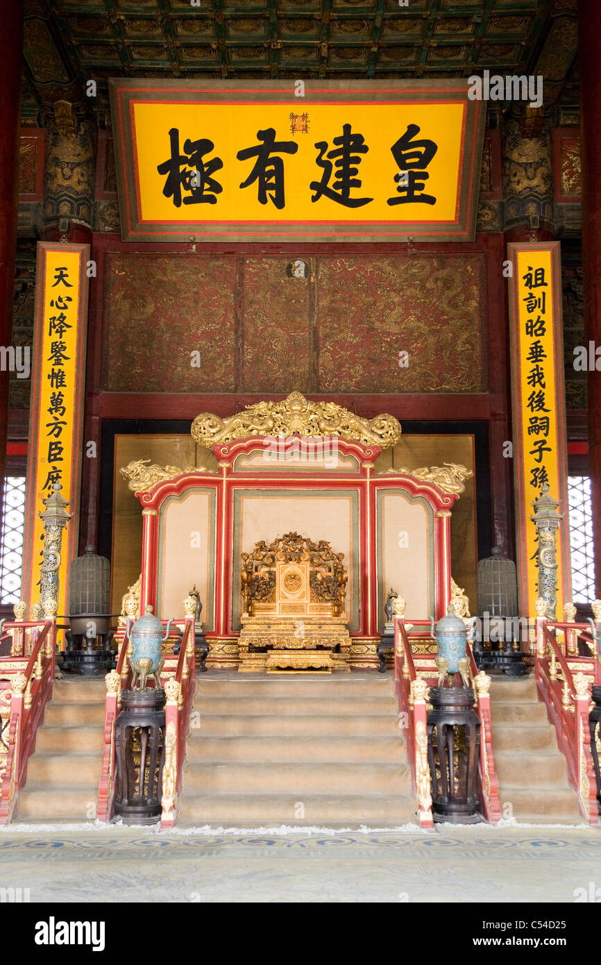 Thron in der Halle der Erhaltung / bewahrt – Bao He Dian – Harmonie in der verbotenen Stadt in Peking, China. Stockfoto