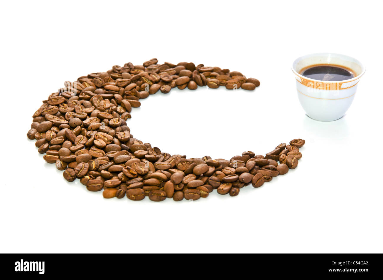 Arabischer Kaffeetasse mit Bohnen Stockfoto