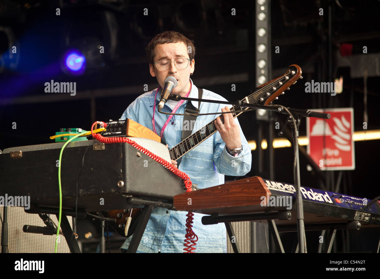 Alex Taylor von Hot Chip auf der Park Bühne beim Glastonbury Festival 2011 Stockfoto