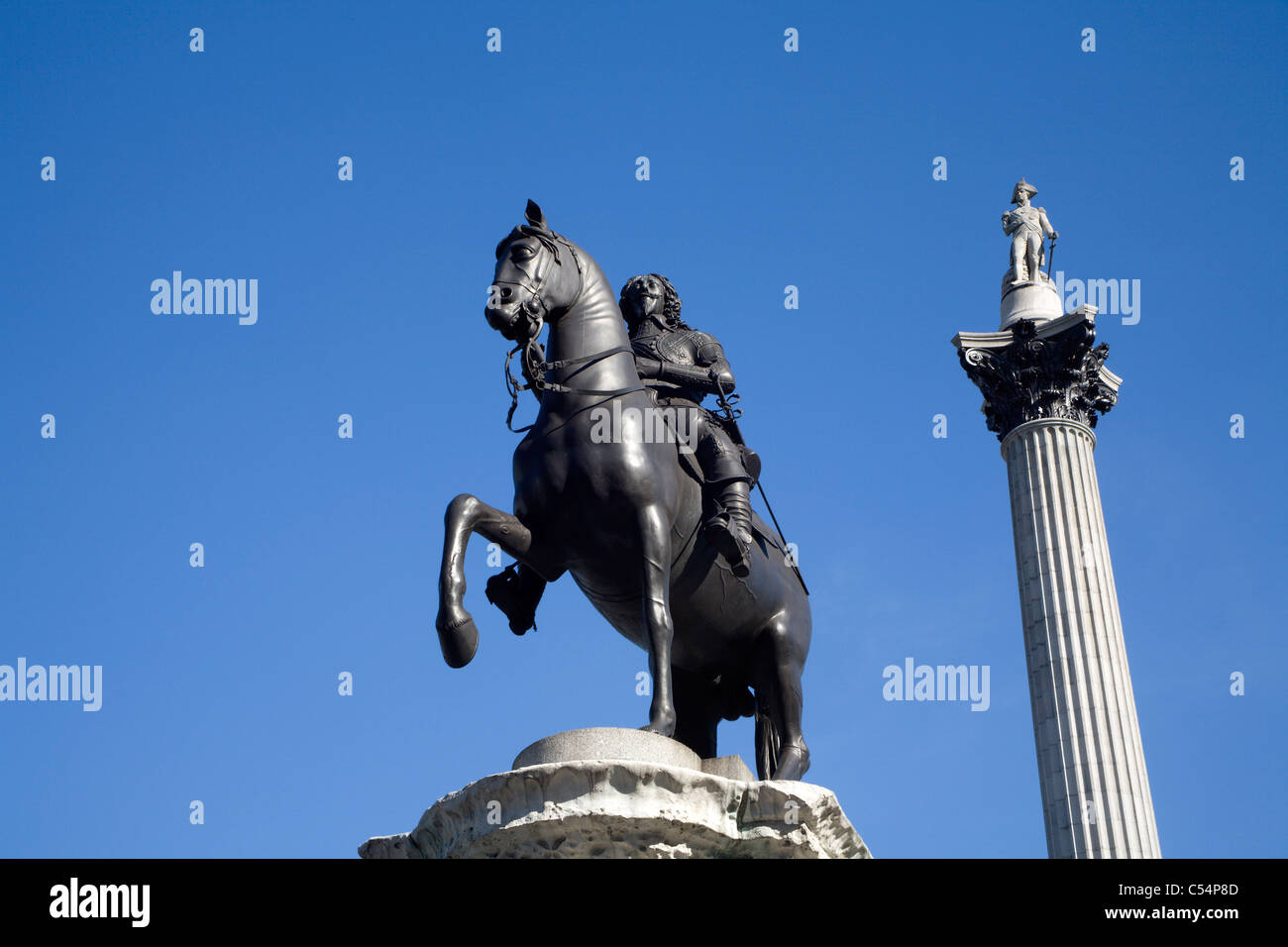 London - Admiral Nelson Column und König Charles I Trafalgar Square - detail Stockfoto