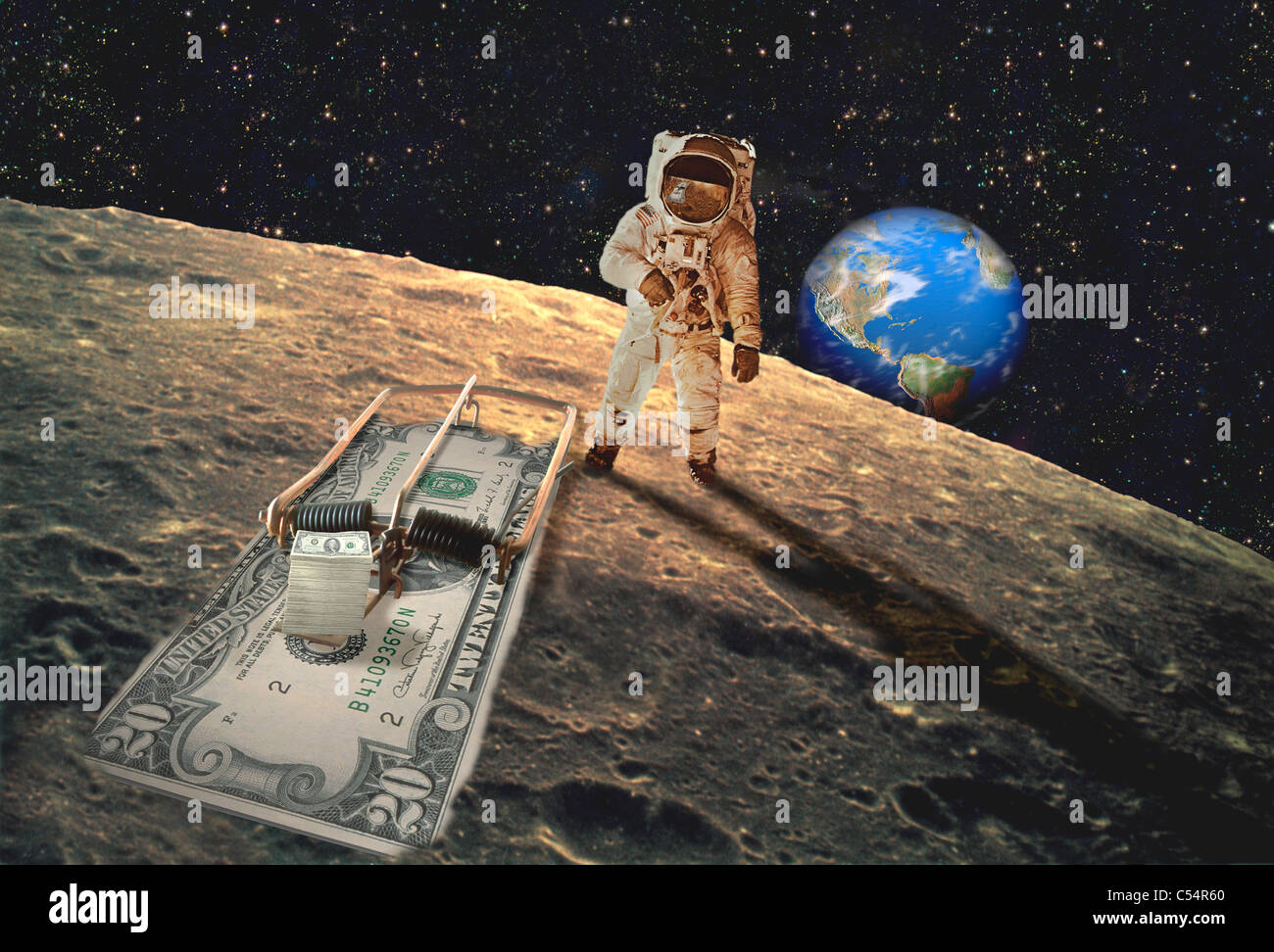 Astronaut mit einer Geld-Falle auf dem Mond Stockfoto