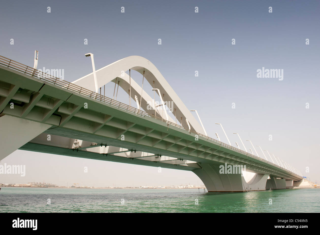 Sheikh-Zayed-Brücke in Abu Dhabi, Vereinigte Arabische Emirate, Architektin Zaha Hadid Stockfoto