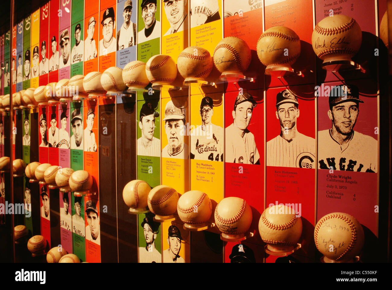 National Baseball Hall of Fame, keine Spielehits, Kannen und Baseballs Ausstellung, Cooperstown, New York Stockfoto