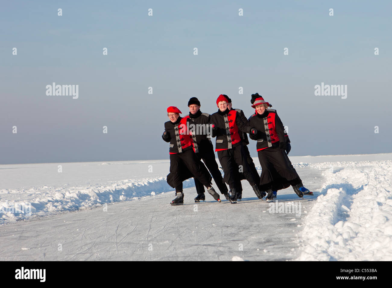 Niederlande, Hindeloopen, niederländische Hauptstadt des Eislaufs Kultur. Abbildung Eislauf (oder Segelfliegen) auf See IJsselmeer genannt. Stockfoto