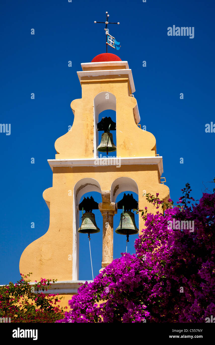 Glockenturm in griechische orthodoxe Kloster der Jungfrau Maria in Paleokastritsa, Korfu Griechenland Stockfoto